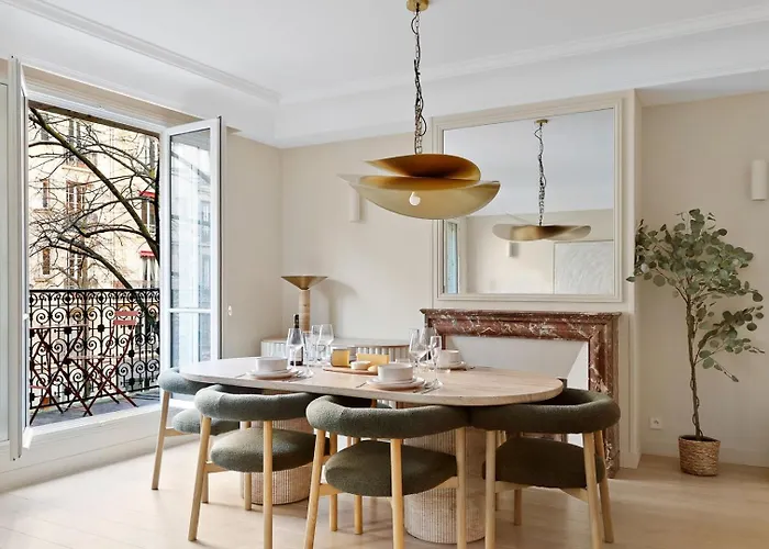 572 Carla - With Balcony Near Eiffel Tower Apartman *