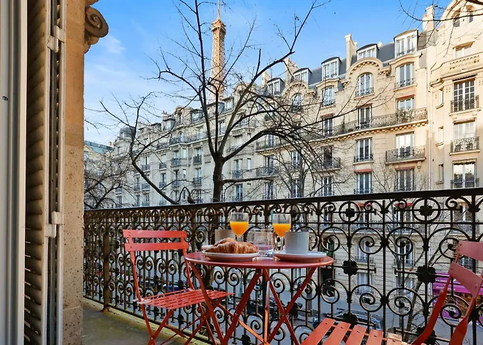 572 Carla - With Balcony Near Eiffel Tower Apartman *